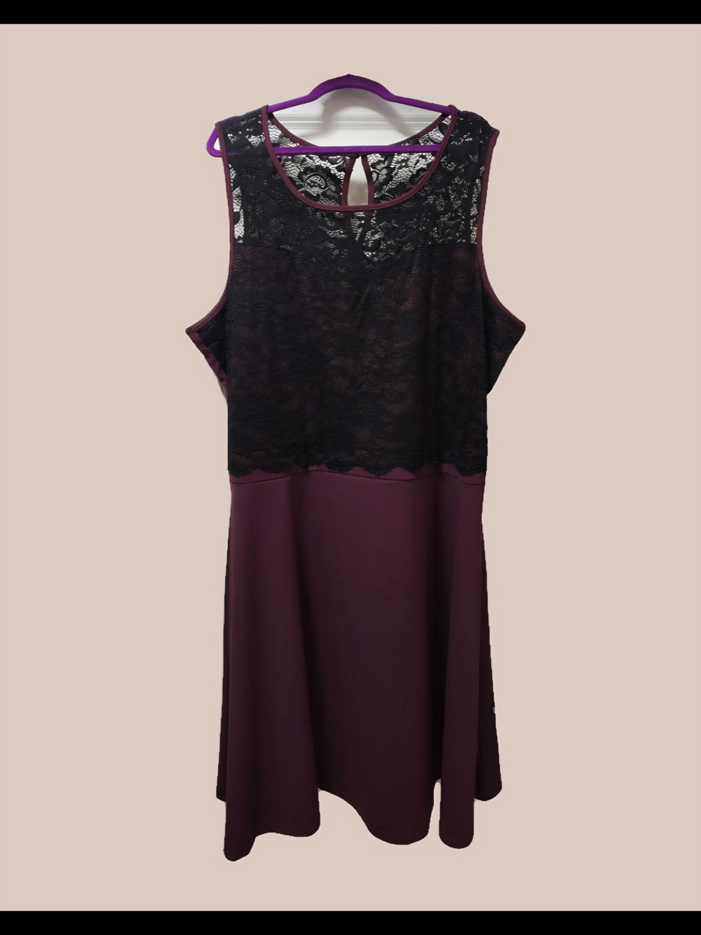Sleeveless Lace Midi Dress in Plum and Black